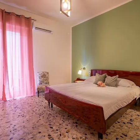 Siviglia 38 דירה *